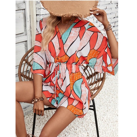 Abstract Print Button Front V-Neck Batwing Sleeve Short Romper - Picture 5 of 9